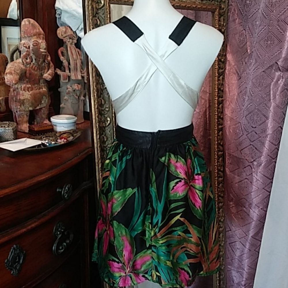 Double zero. Dress   - Picture 6 of 9